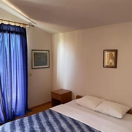 Apartment Flowers - By Ta Leut Agency Privlaka (Zadar)