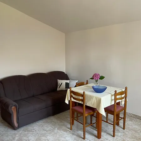 Appartement Flowers - By Ta Leut Agency