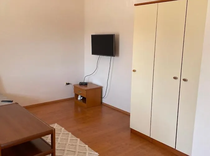 Apartman Flowers - By Ta Leut Agency